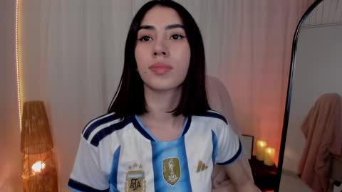 Snapshot of caty_loves chatting on May 2026 11:25:02 PM Caty online show from May 2026 11:25:02 PM