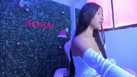 Snapshot of caylin_dolls_ chatting on November 2025 06:50:02 PM caylin_dolls_ online show from November 2025 06:50:02 PM