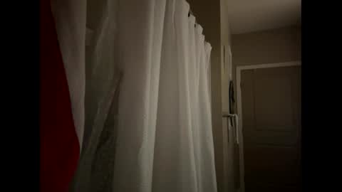 Snapshot of cece_vibez chatting on December 2025 12:37:02 AM cece_vibez online show from December 2025 12:37:02 AM