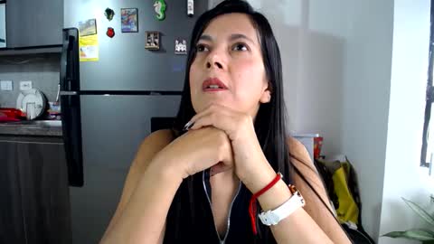 Snapshot of cecihotty4u chatting on February 2025 10:03:01 PM ceci online show from February 2025 10:03:01 PM