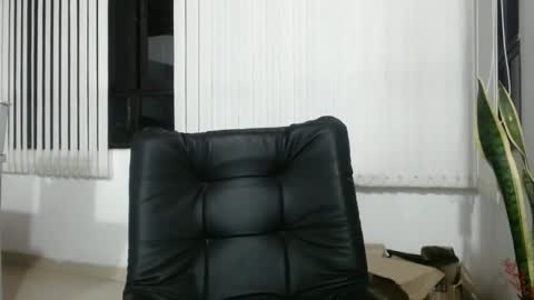 Snapshot of cecihotty4u chatting on September 2025 01:39:02 AM ceci online show from September 2025 01:39:02 AM