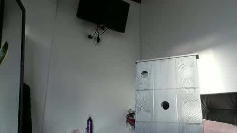 Snapshot of cecihotty4u chatting on September 2025 10:22:02 PM ceci online show from September 2025 10:22:02 PM