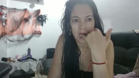 Snapshot of cecihotty4u chatting on October 2025 02:08:01 AM ceci online show from October 2025 02:08:01 AM