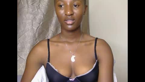 cee_queen online show from May 2026 02:24:02 PM