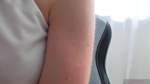 Snapshot of cel1ne_secret chatting on June 2026 06:52:02 AM Josie Manesi online show from June 2026 06:52:02 AM