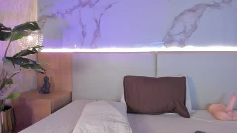 Snapshot of celeste_evanzz chatting on November 2025 08:09:02 PM Celeste online show from November 2025 08:09:02 PM