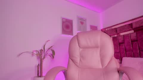 Snapshot of celestecute_ chatting on February 2025 05:58:01 AM Celeste   INSTAGRAM Celestecute 01 online show from February 2025 05:58:01 AM
