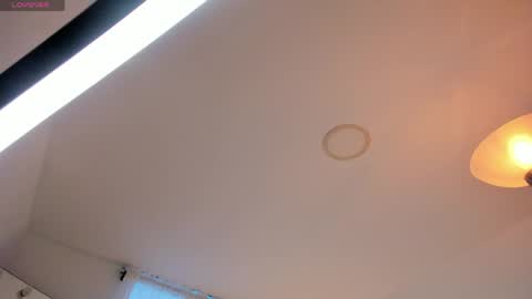 Ari online show from April 2026 08:23:01 PM