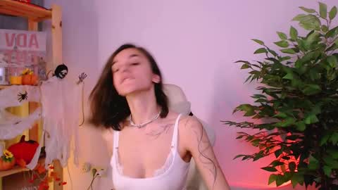  Celine  online show from November 2025 04:59:01 AM