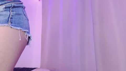 Snapshot of celine_golden chatting on July 2026 06:28:02 AM CELINE online show from July 2026 06:28:02 AM