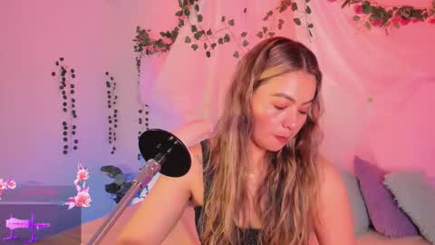 Hello guys my name is Sofi and Lizzie and  Vanessa online show from November 2025 02:33:02 AM