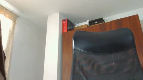 Cesar online show from February 2025 11:04:01 PM