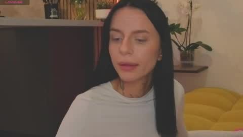 Livia online show from June 2026 09:40:01 PM