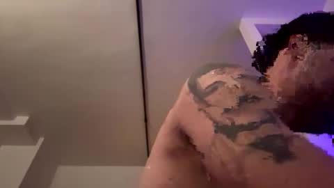 Snapshot of cezarthebreeder chatting on February 2026 01:39:02 AM cezarthebreeder online show from February 2026 01:39:02 AM