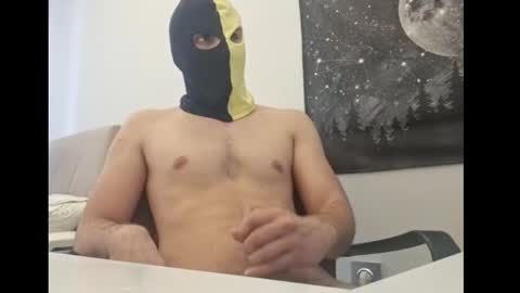 Snapshot of ch798047 chatting on March 2026 12:30:02 PM Muscular bull online show from March 2026 12:30:02 PM