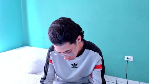 Snapshot of chandler_kenji chatting on December 2024 07:01:01 PM Kenji online show from December 2024 07:01:01 PM