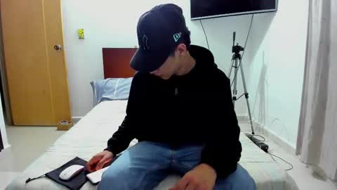 Snapshot of chandler_kenji chatting on November 2025 04:17:02 AM Kenji online show from November 2025 04:17:02 AM