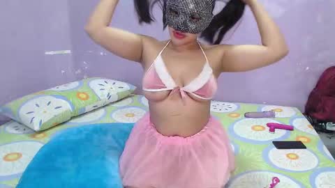 Snapshot of chanelhernandez10 chatting on February 2026 05:33:02 AM ChanelH1009 online show from February 2026 05:33:02 AM