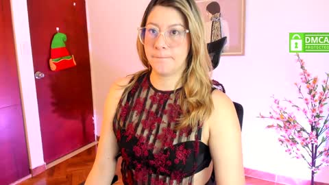 Snapshot of chanell_taylor_ chatting on December 2024 11:06:02 AM chanell online show from December 2024 11:06:02 AM