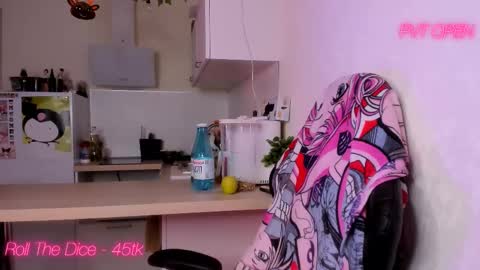 Holly online show from February 2025 02:21:01 PM