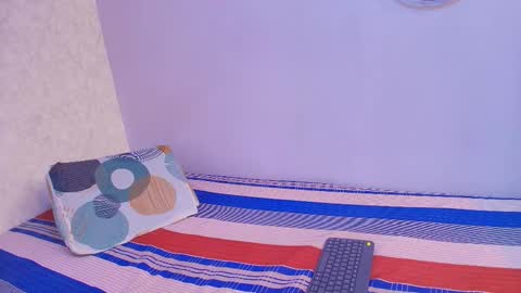 Raquel  online show from December 2025 12:00:02 PM