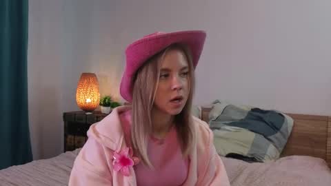 Milana online show from November 2025 09:10:01 AM