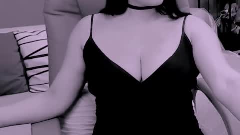 The Queen online show from November 2025 01:43:01 PM