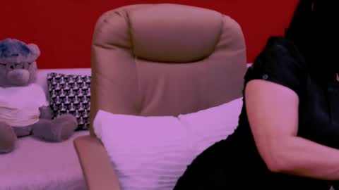The Queen online show from May 2026 03:24:01 AM