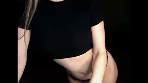 Snapshot of chanti_lovee chatting on March 2025 09:32:02 PM We Vibe Device that vibrates at the sound of Tips and makes me wet. vibe lush edging daddy lovense online show from March 2025 09:32:02 PM
