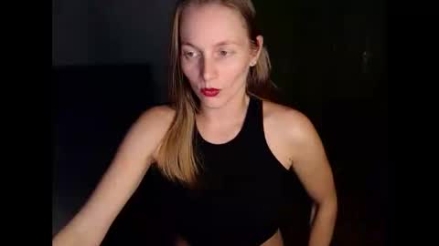 Snapshot of chanti_lovee chatting on September 2025 08:43:01 PM We Vibe Device that vibrates at the sound of Tips and makes me wet. vibe lush edging daddy lovense online show from September 2025 08:43:01 PM