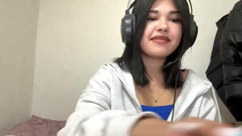 Lola online show from December 2025 05:07:01 PM