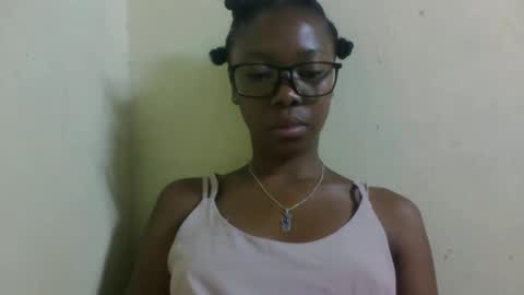 chariola0101 online show from October 2025 11:16:01 PM