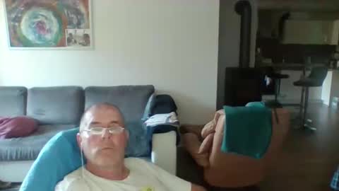 charles6064 online show from May 2026 02:47:02 PM