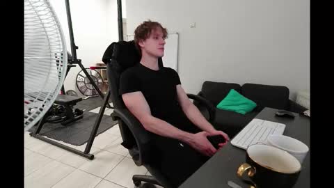 CHARLES DREAMS online show from November 2025 02:51:01 PM