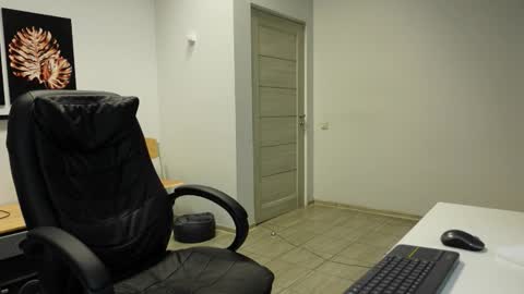 CHARLES DREAMS online show from March 2026 06:25:02 PM