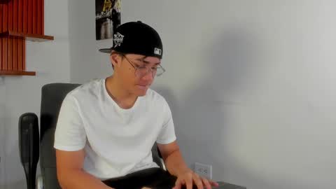 Snapshot of charley_morgan chatting on March 2025 06:37:02 PM charley_morgan online show from March 2025 06:37:02 PM