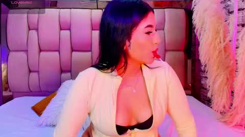 Snapshot of charlie_henker chatting on May 2026 01:41:01 PM C H A R L I E online show from May 2026 01:41:01 PM