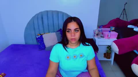 Snapshot of charlotte_0309 chatting on October 2025 10:33:02 AM charlotte online show from October 2025 10:33:02 AM