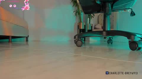 charlotte  grey online show from November 2025 09:06:02 PM