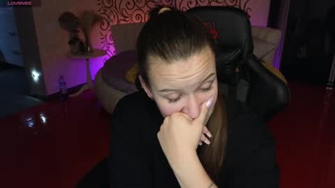 Snapshot of charlotte_ekman chatting on October 2025 03:13:01 PM Charlotte online show from October 2025 03:13:01 PM