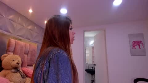 Snapshot of charlotte_icee chatting on June 2026 04:06:01 PM Charlotte Icee online show from June 2026 04:06:01 PM