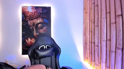 Snapshot of charlotte_mitchell_25 chatting on October 2025 07:45:02 PM CHARLOTTE online show from October 2025 07:45:02 PM