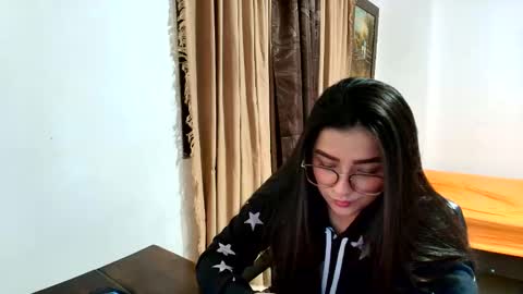 charlotte_richardson online show from June 2026 01:18:01 AM