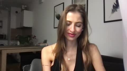 Charlotte Roche online show from January 2025 06:27:01 PM