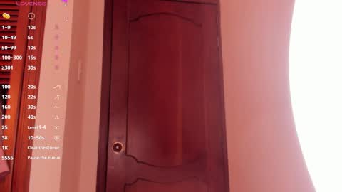 Snapshot of charlottedupontt chatting on January 2025 12:47:02 PM Charlotte online show from January 2025 12:47:02 PM