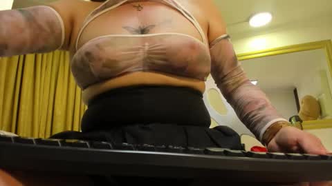  C H A R L O T T E  online show from November 2025 09:26:02 AM