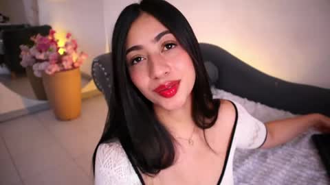 Lauren Rus online show from May 2026 01:15:02 PM