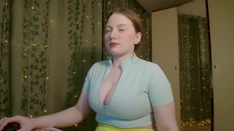 Kira online show from February 2025 07:00:01 PM