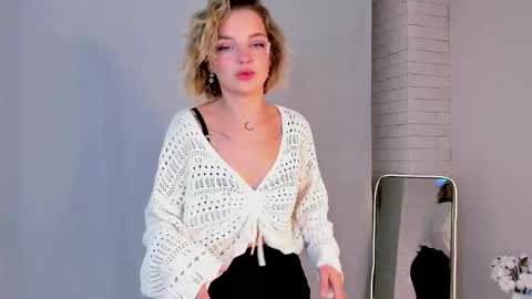 Snapshot of charmaineterrill chatting on October 2025 03:20:02 PM Maya online show from October 2025 03:20:02 PM