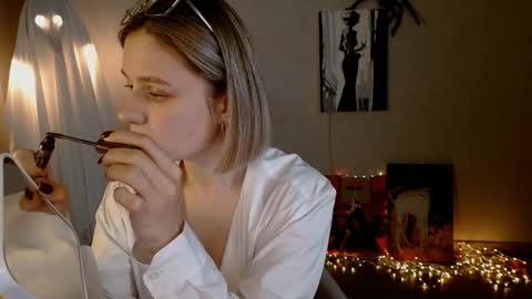 Michelle  online show from October 2025 03:21:02 AM